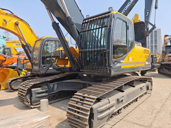 2020 Hyundai 300LC-9 excavator for sale low hours Korea made