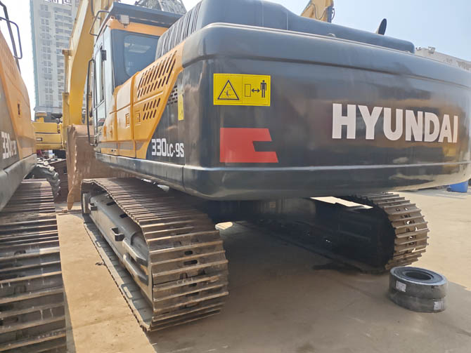 Hyundai 330LC-9 excavator 2021 model low hours
