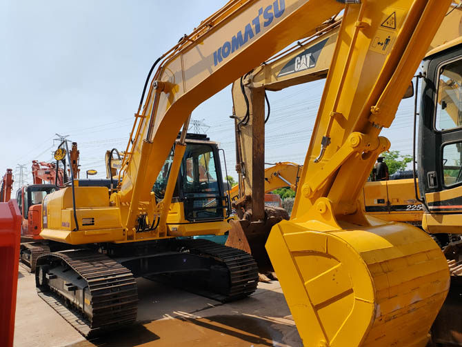 Used Komatsu PC200-8N1 For Sale 2013 Japan Original Excavator