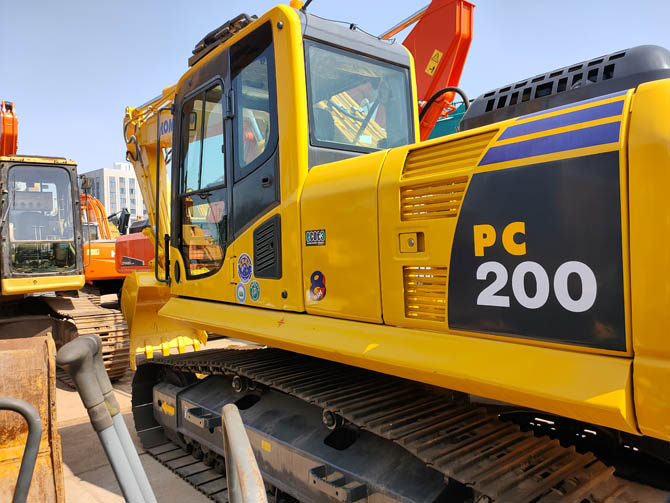 Used Komatsu PC200-8N1 For Sale 2013 Japan Original Excavator