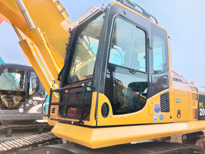 Used Komatsu PC200-8N1 For Sale 2013 Japan Original Excavator