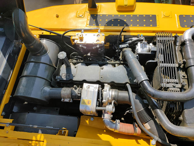 Used Komatsu PC200-8N1 For Sale 2013 Japan Original Excavator