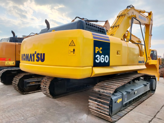 2013 Komatsu PC360-7 Excavator For Sale low hours made in Japan