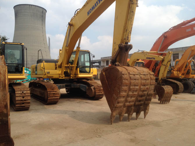 Heavy Komatsu PC450-7 For Sale 2010 model low hours Made in Japan excellent condition
