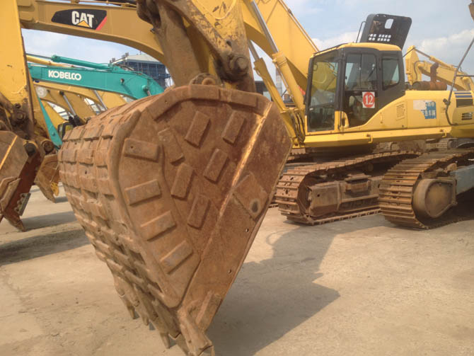 Heavy Komatsu PC450-7 For Sale 2010 model low hours Made in Japan excellent condition