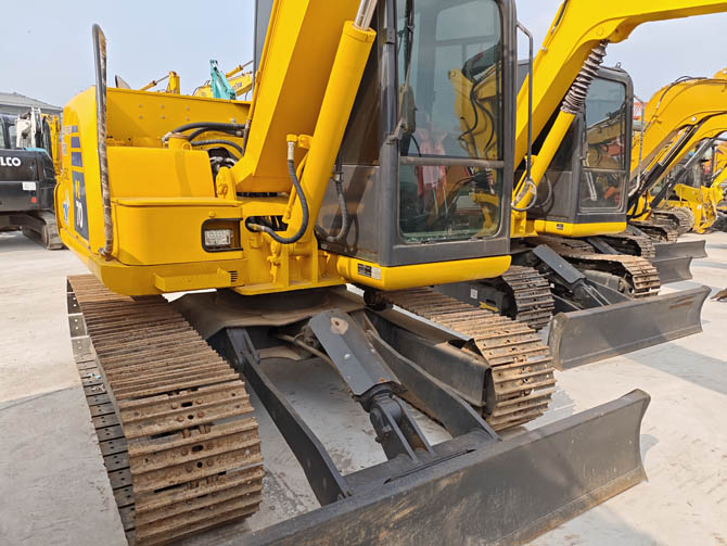 2017 Komatsu PC70-8 mini excavator for sale Japan 7 ton excavator 3800 hours