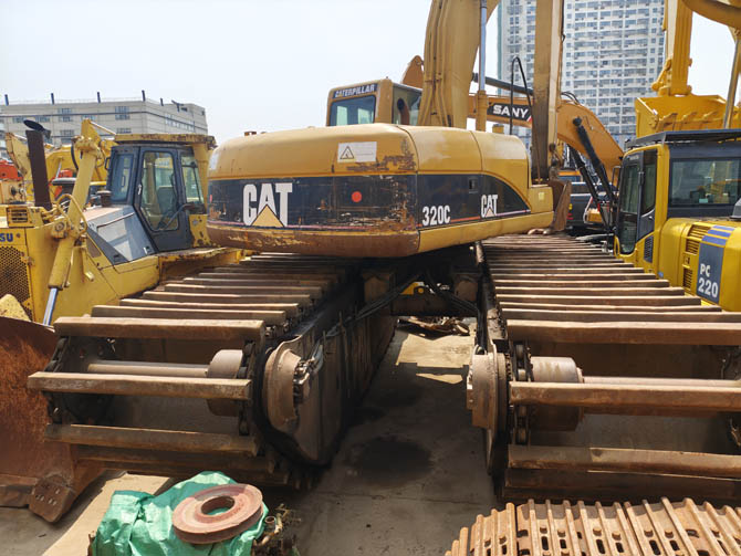 2006 Swamp Buggy 320C amphibious excavator made in Japan in original condition