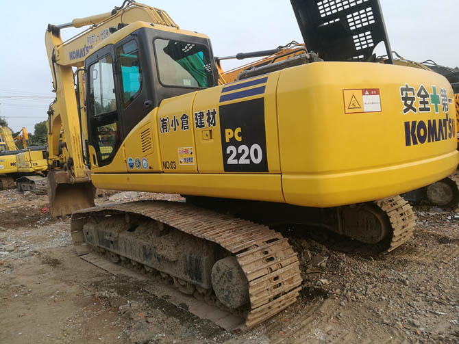 Used Komatsu PC220-7 for sale 2009 model excavator made in Japan
