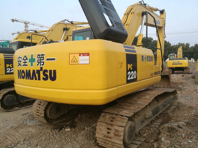 Used Komatsu PC220-7 for sale 2009 model excavator made in Japan