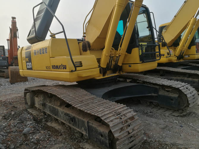 Used Komatsu PC220-7 for sale 2009 model excavator made in Japan