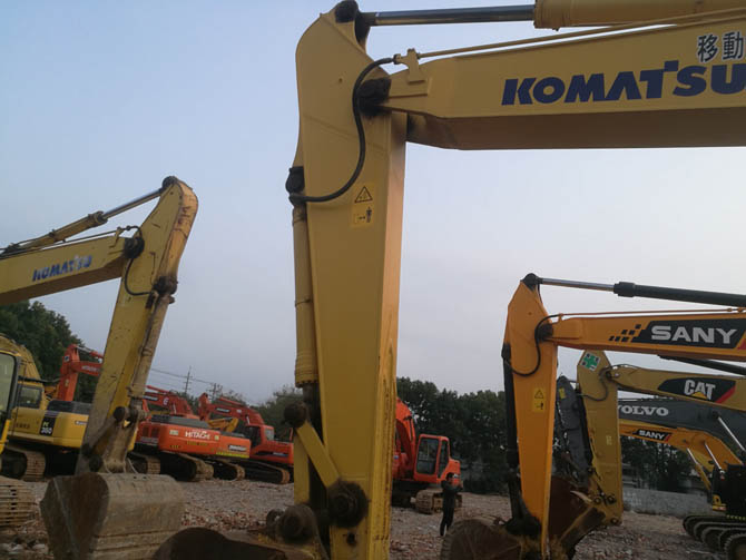 Used Komatsu PC220-7 for sale 2009 model excavator made in Japan