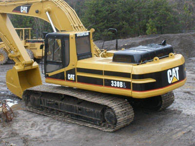 What engine is in Cat 330B