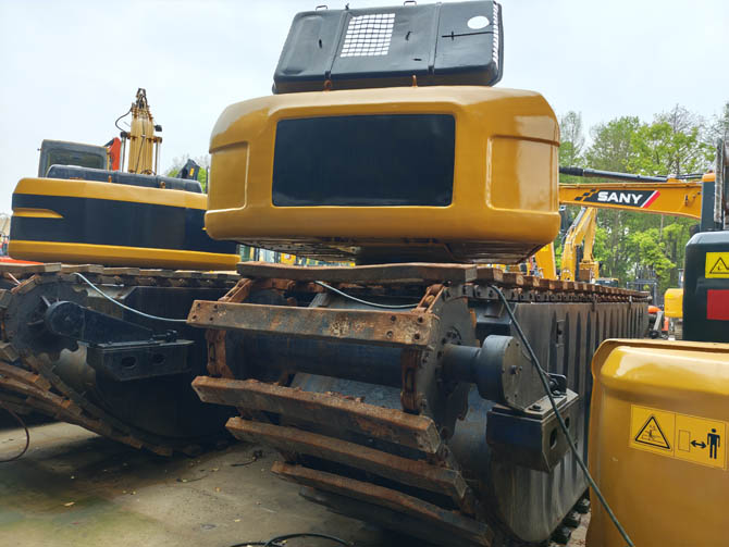 Cat 320 Swamp buggy 1-4