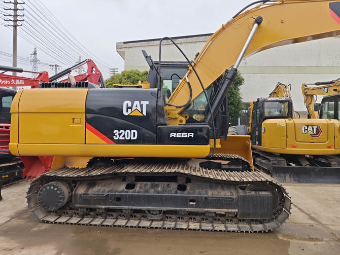 Cat 320D excavator 2014 model in China job ready condition