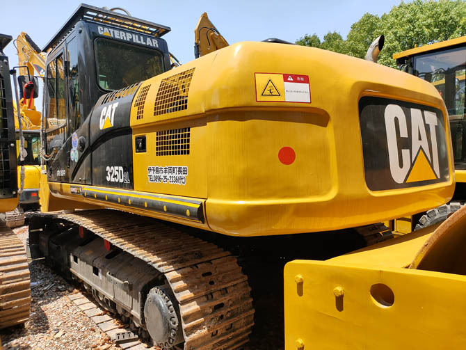 Caterpillar 325D2L excavator 2018 model in good working condition