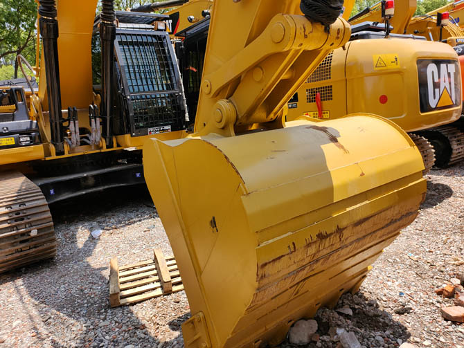 Caterpillar 325D2L excavator 2018 model in good working condition