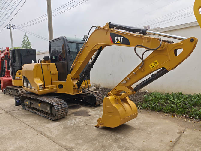 Caterpillar 306D mini excavator 2014 model in good condition