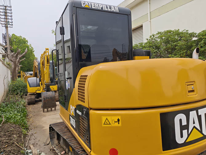 Caterpillar 306D mini excavator 2014 model in good condition