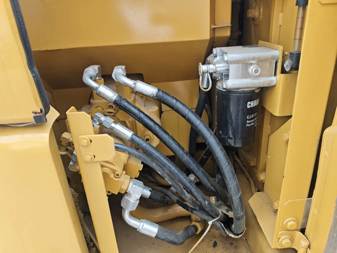 Caterpillar 306D mini excavator 2014 model in good condition