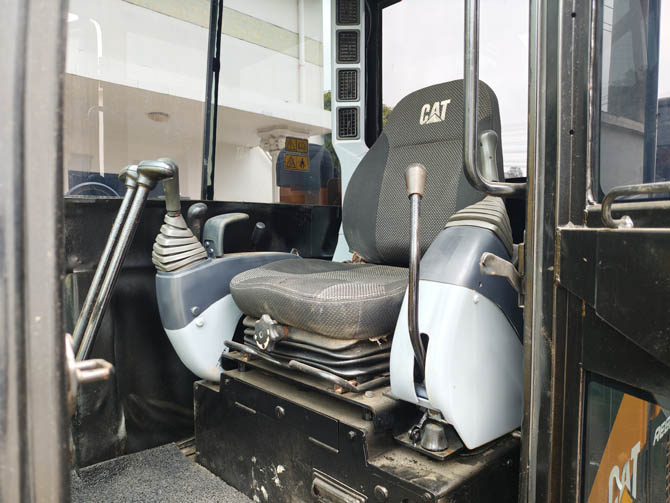 Caterpillar 306D mini excavator 2014 model in good condition