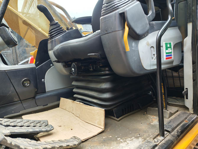 Caterpillar 315D2L excavator 2021 Japan made 15 ton machine