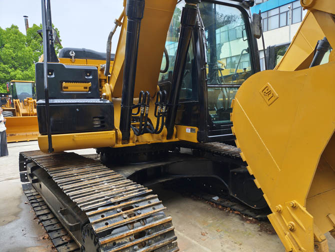 Used Caterpillar 320E excavator 2020 model in good condition