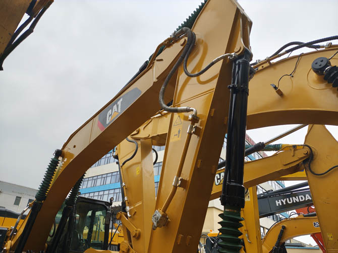 Used Caterpillar 320E excavator 2020 model in good condition