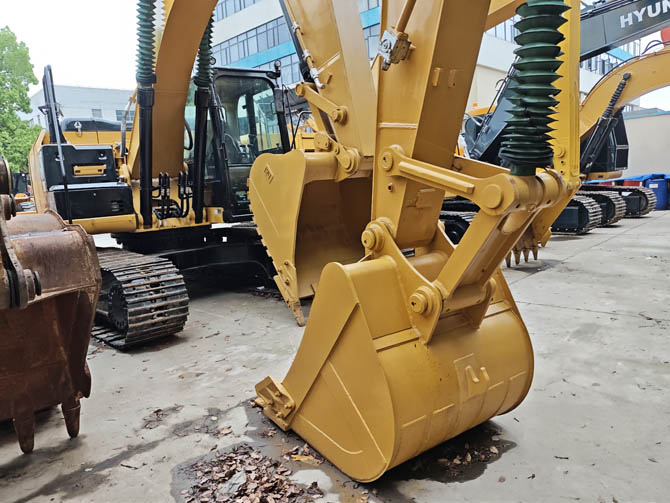 Used Caterpillar 320E excavator 2020 model in good condition