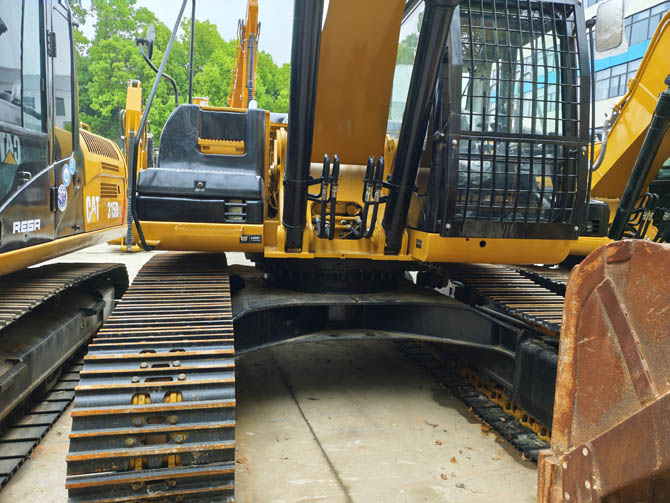 Used Caterpillar 329D2L excavator 2020 model in good condition