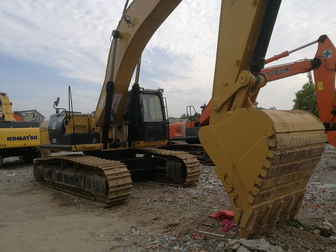 Caterpillar 336D2L excavator 2018 model mining configuration