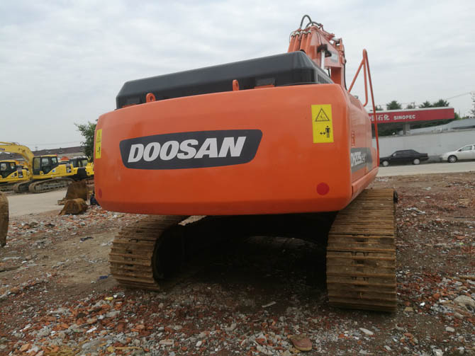 Doosan DH225LC-9 excavator 2010 model in excellent working condition