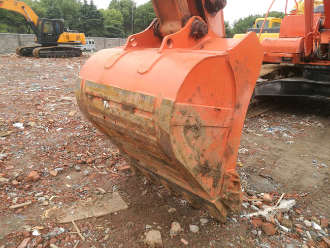 Doosan DH225LC-9 excavator 2010 model in excellent working condition