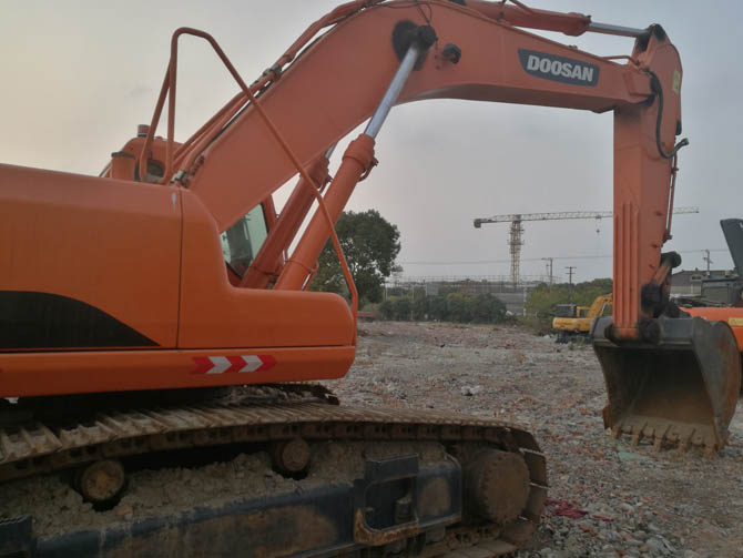 Doosan DH420LC-7 excavator 2014 model for sale Korea