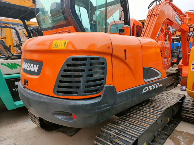 Doosan mini excavator DX60 2019 model in excellent condition