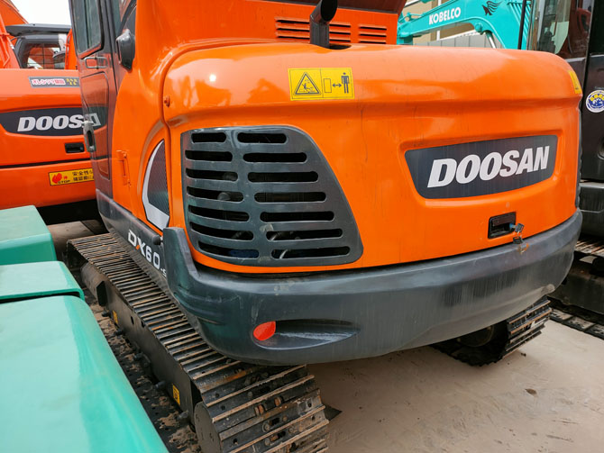 Doosan mini excavator DX60 2019 model in excellent condition