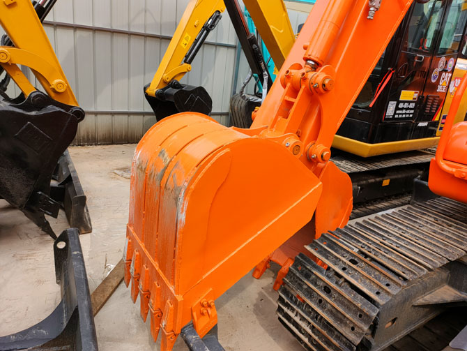 Doosan mini excavator DX60 2019 model in excellent condition