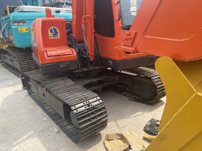 2019 Doosan DX75 mini excavator low hours in good condition