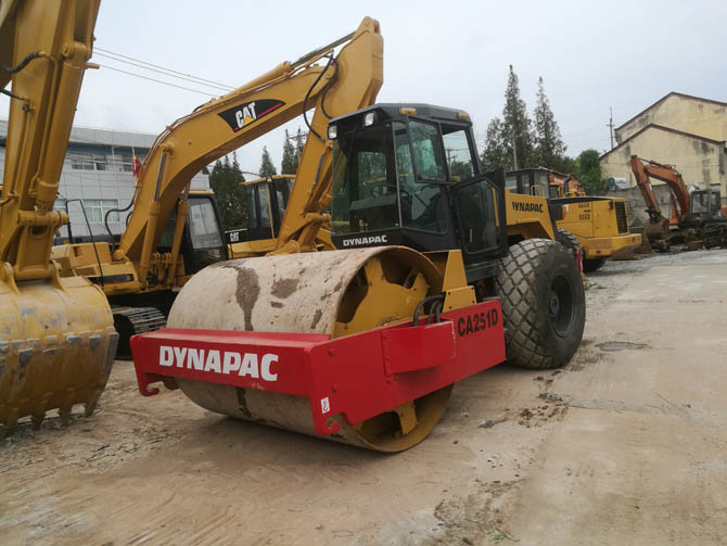 Dynapac CA251D single drum compactor 2010 model in good condition