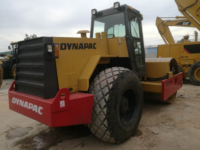 Dynapac CA251D single drum compactor 2010 model in good condition