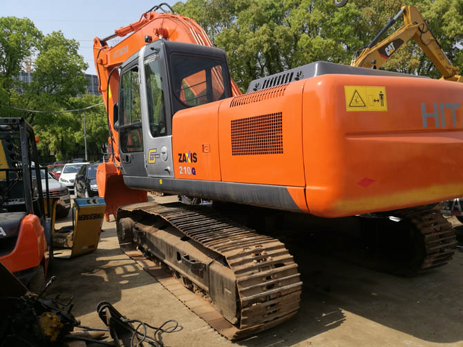 Hitachi ZX210G excavator 2011 model for sale in good condition