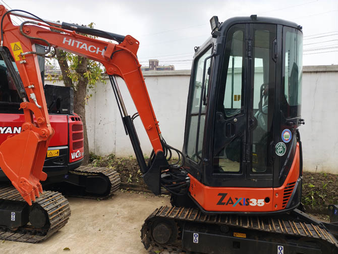 Hitachi Zaxis35 mini excavator 2017 model for sale
