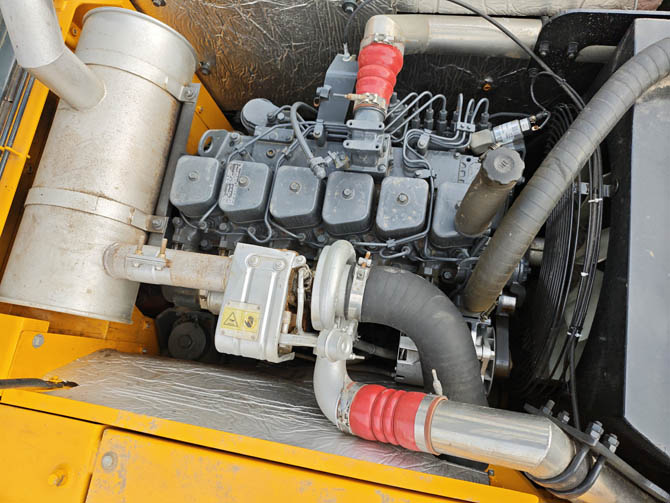 Hyundai 210W-9S wheel excavator 2023 model low hours