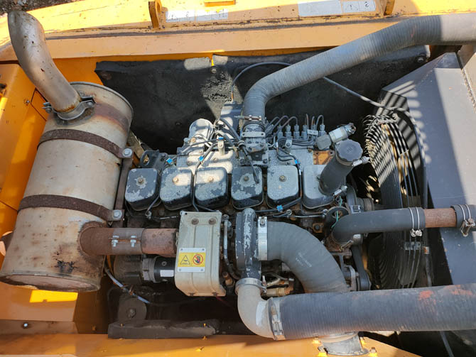 Hyundai R220-9C excavator 2020 model low hours excellent condition