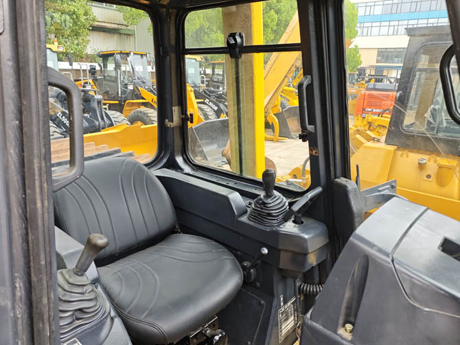 Komatsu D65PX bulldozer 2001 model in good working condition