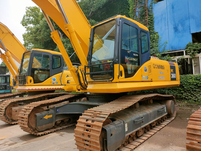 Komatsu PC360 excavator 2013 model in good working condition
