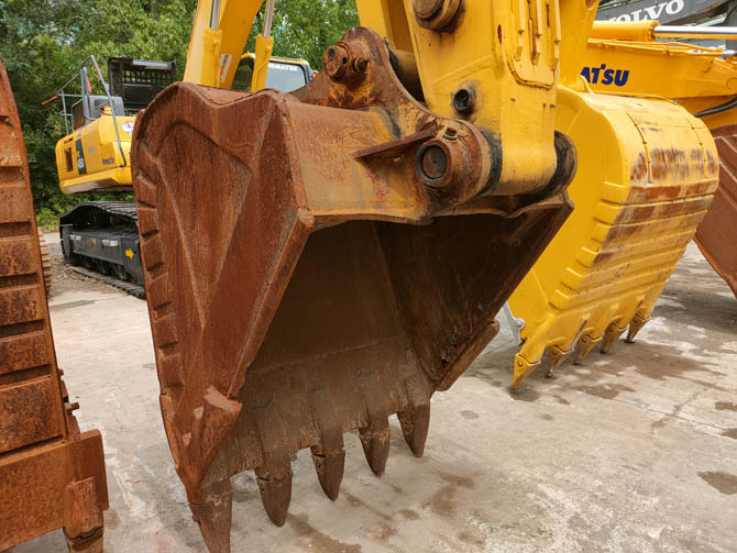 Komatsu PC360 excavator 2013 model in good working condition