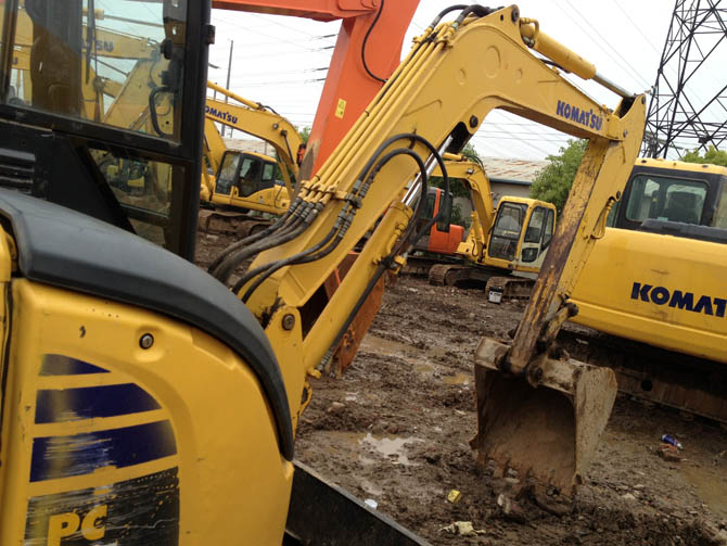 Komatsu PC55MR-2 mini excavator 2011 model in good working condition