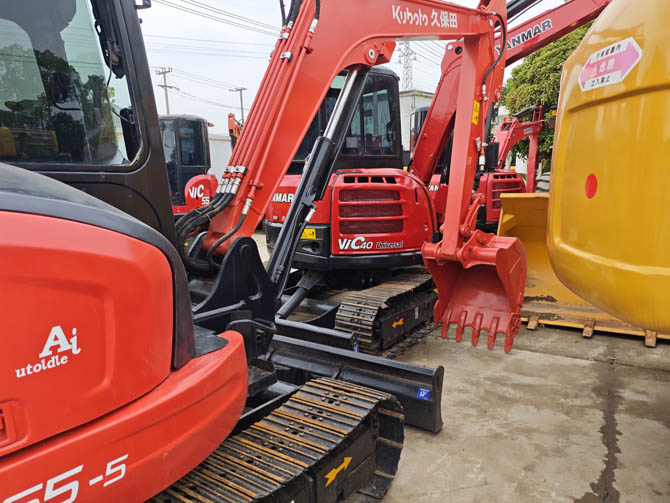 Kubota KX165-5 mini excavator 2018 model in good working condition