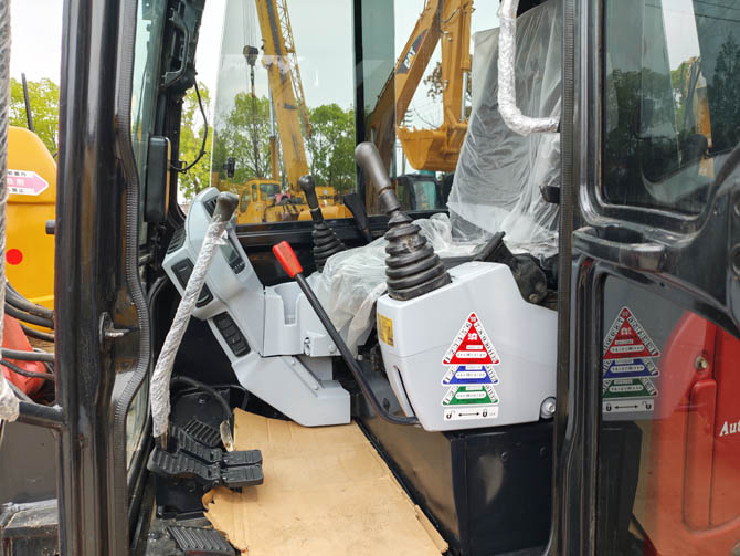 Kubota KX165-5 mini excavator 2018 model in good working condition