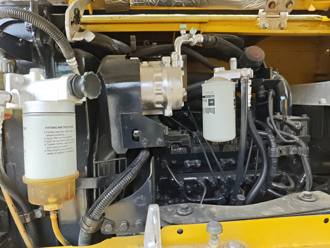 Komatsu PC70 small excavator 2019 model in good condition